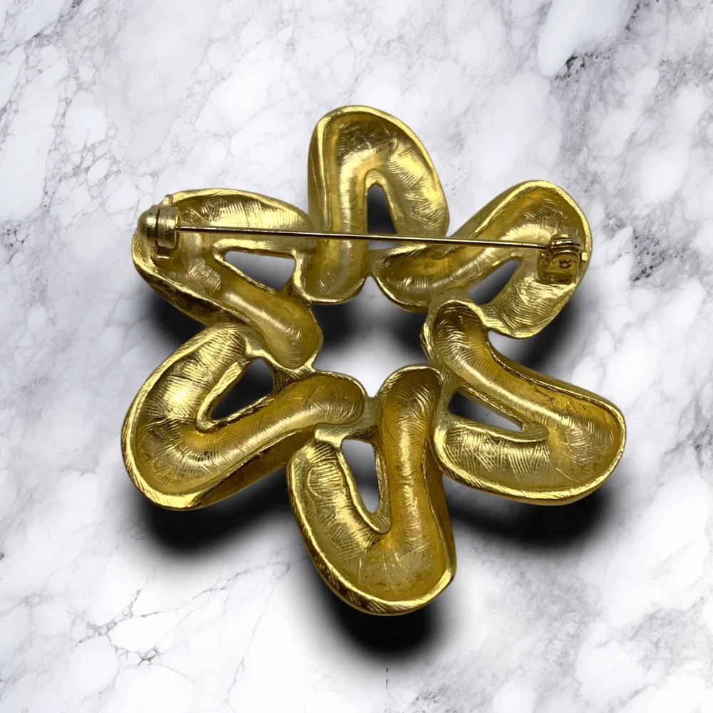 Vintage 1980's Modernist Ribbon Star Flower Brooch Pin Gold Tone New Wave